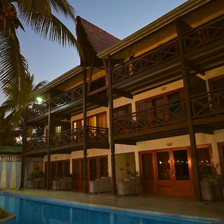 Hotel Baobab Cafe Мурундава Екстер'єр фото