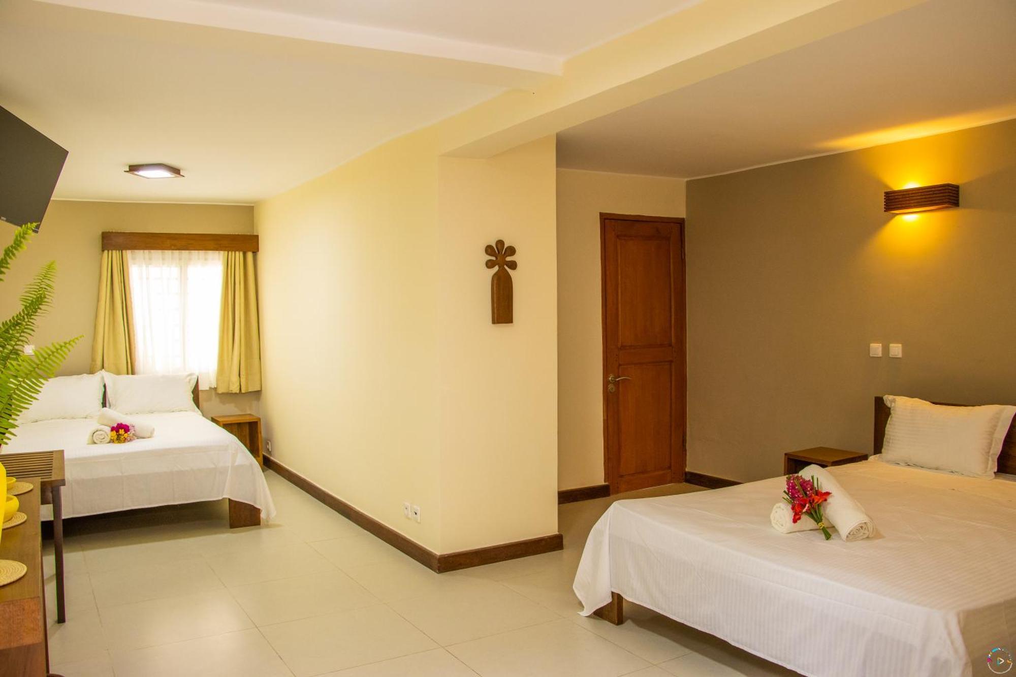 Hotel Baobab Cafe Мурундава Екстер'єр фото