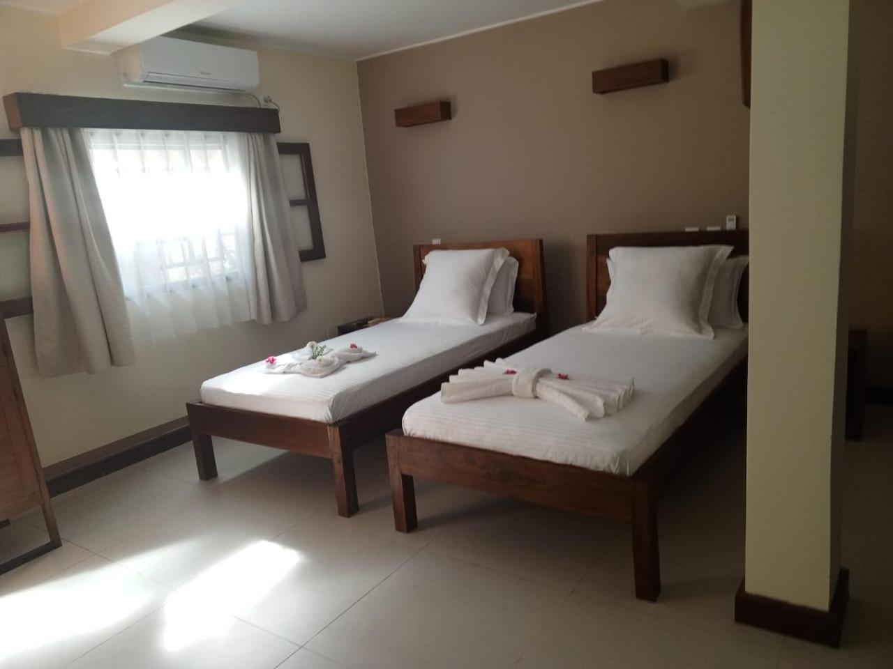 Hotel Baobab Cafe Мурундава Екстер'єр фото