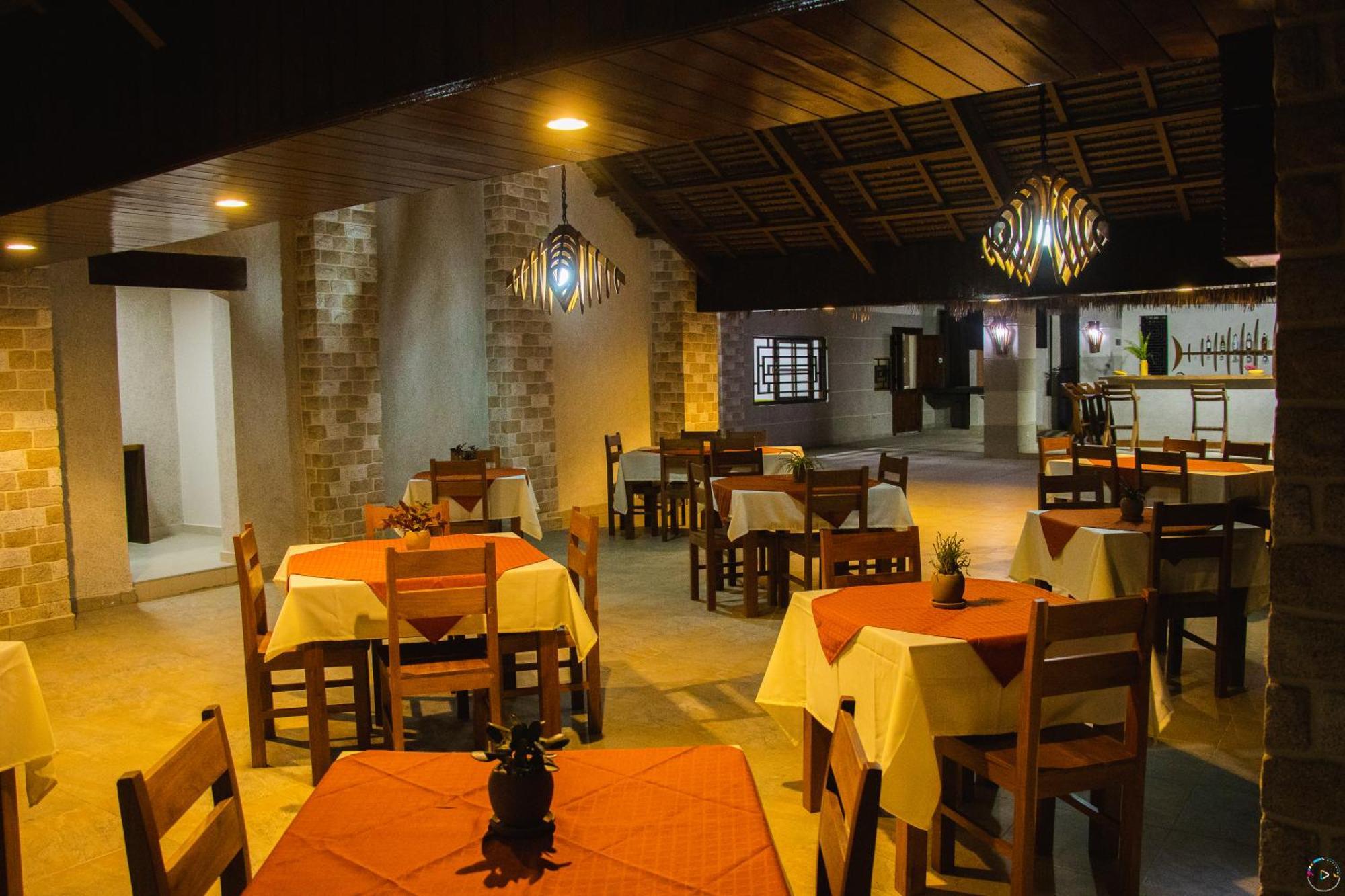 Hotel Baobab Cafe Мурундава Екстер'єр фото