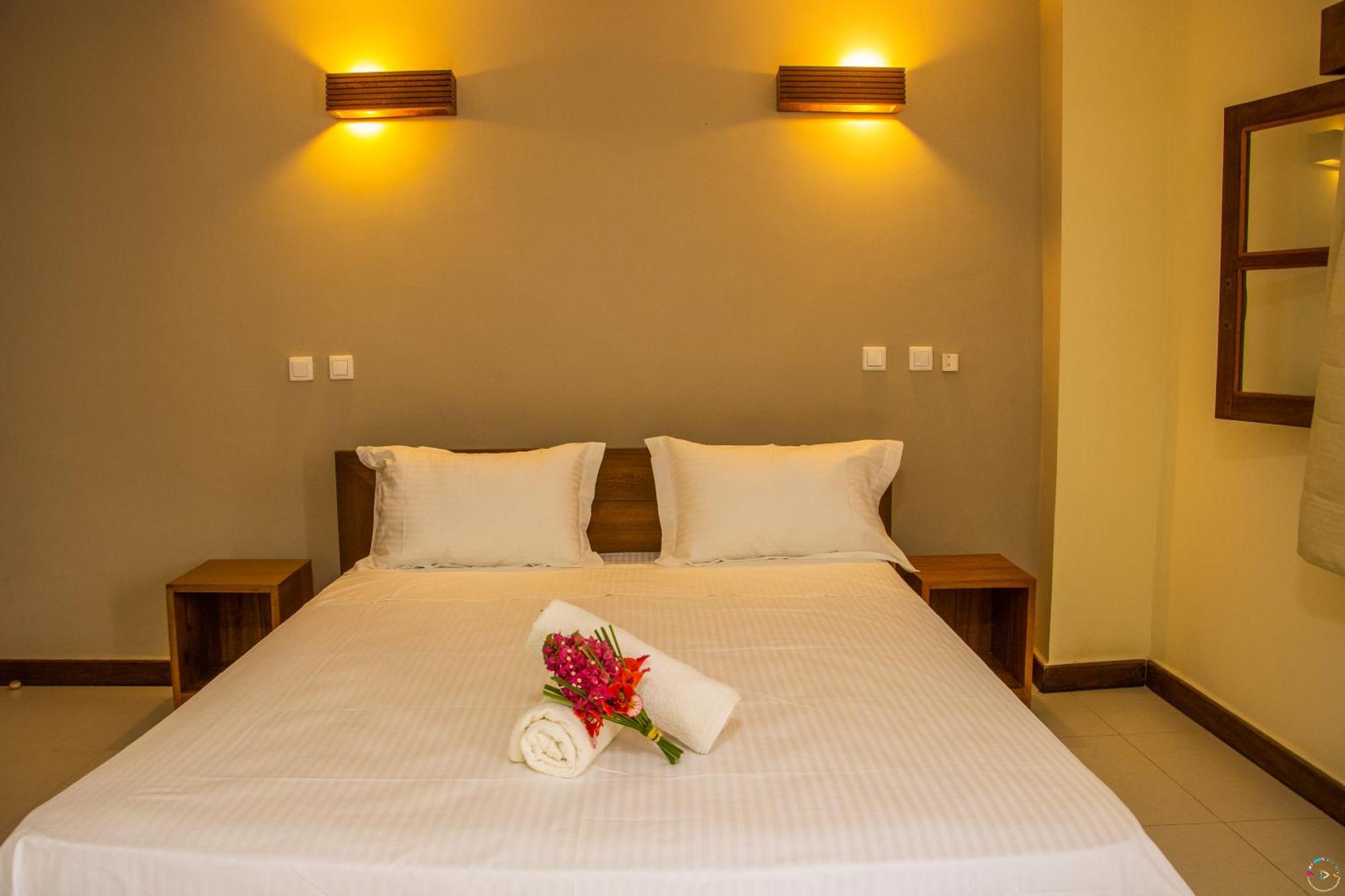 Hotel Baobab Cafe Мурундава Екстер'єр фото
