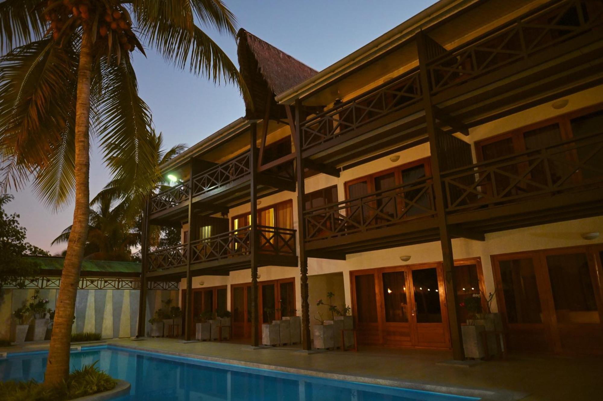Hotel Baobab Cafe Мурундава Екстер'єр фото